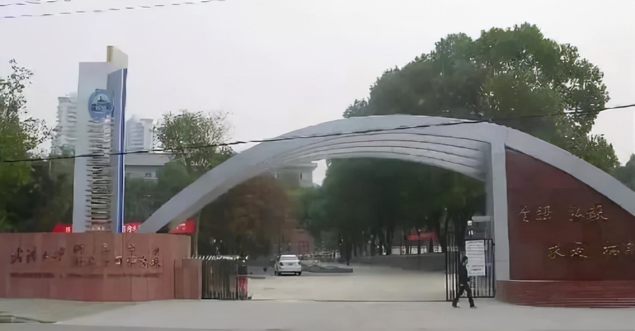 武汉中小学寄宿学校大pk，从免学费到近20万/年，你会怎么选？