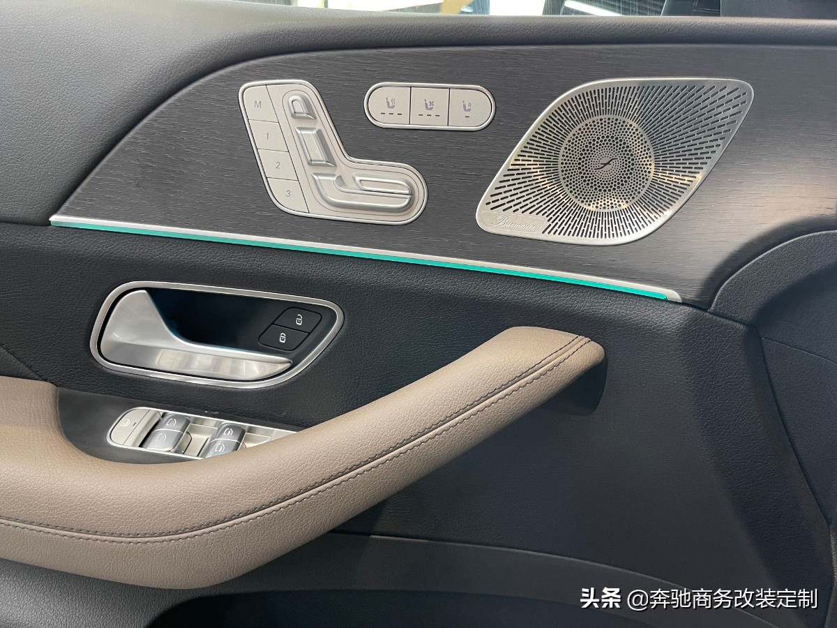 实拍加版国六奔驰gls450：运动型外观，9种配置包可选！买啥中规