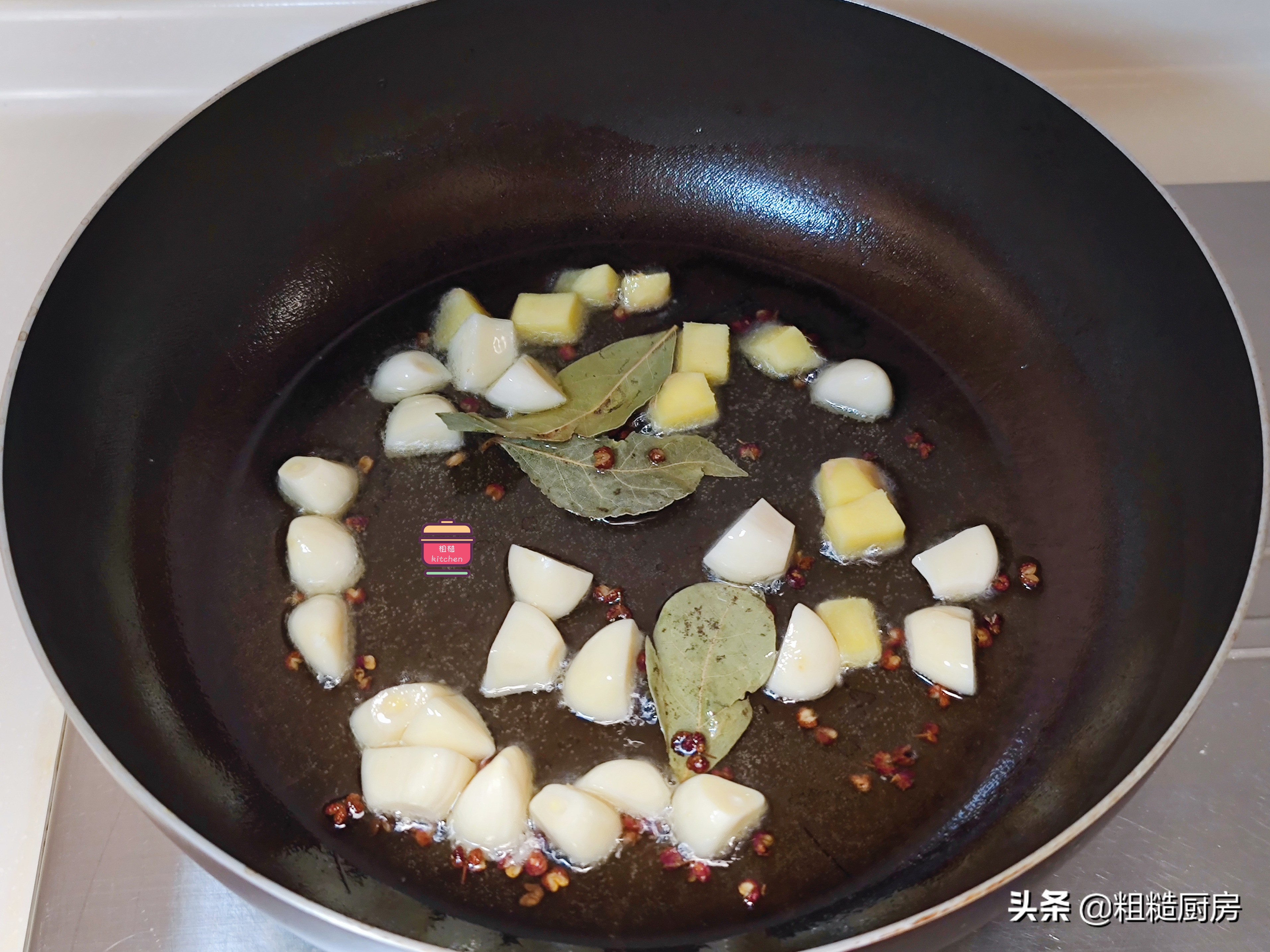 炒麻辣龙虾尾，别再用火锅底料了，这样做不加1滴水，鲜香入味