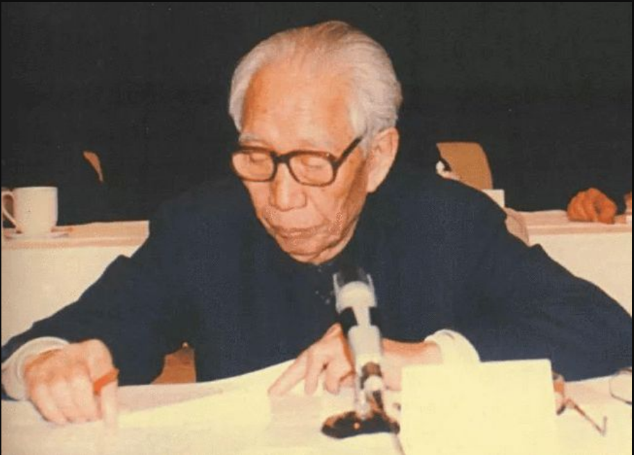 1955年，王震司令被一县长铐住，王震：你没枪毙我，算我王震命大