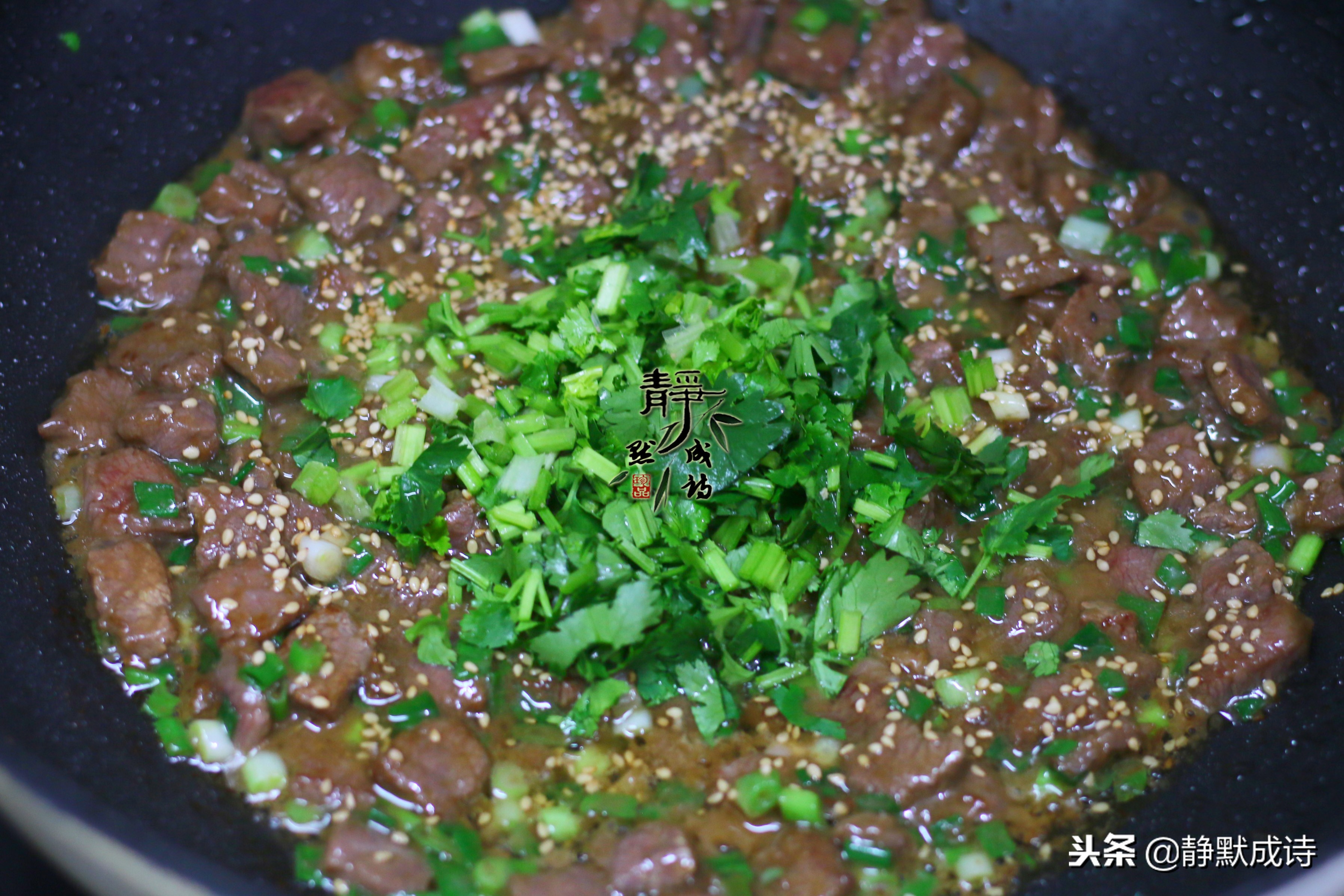 牛肉这样炒才滑嫩，喷喷香特下饭，这两点要记牢，哪点出错都不行