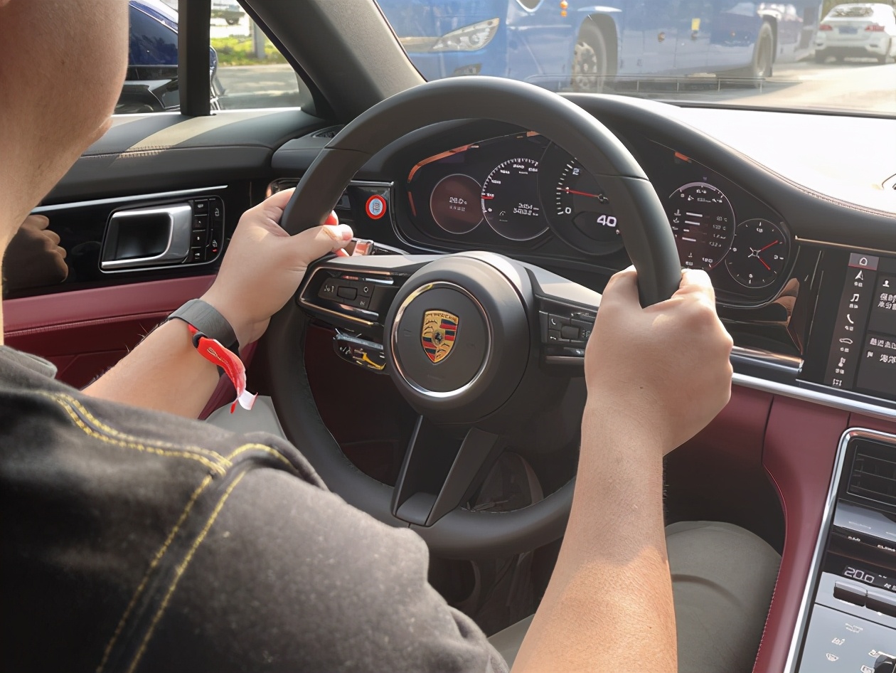 试保时捷Panamera 它会是你的快乐星球吗？