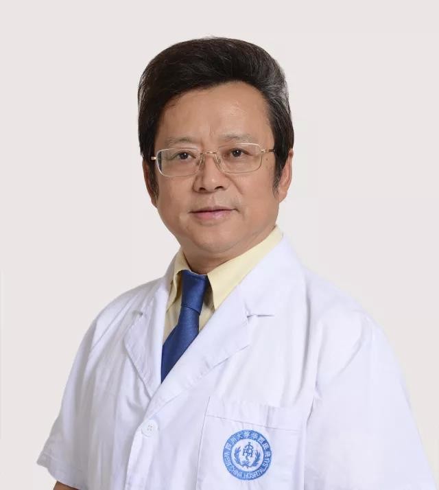 周总光教授始终坚持以仁者之心为广大患者服务,以赤诚之心投身教育