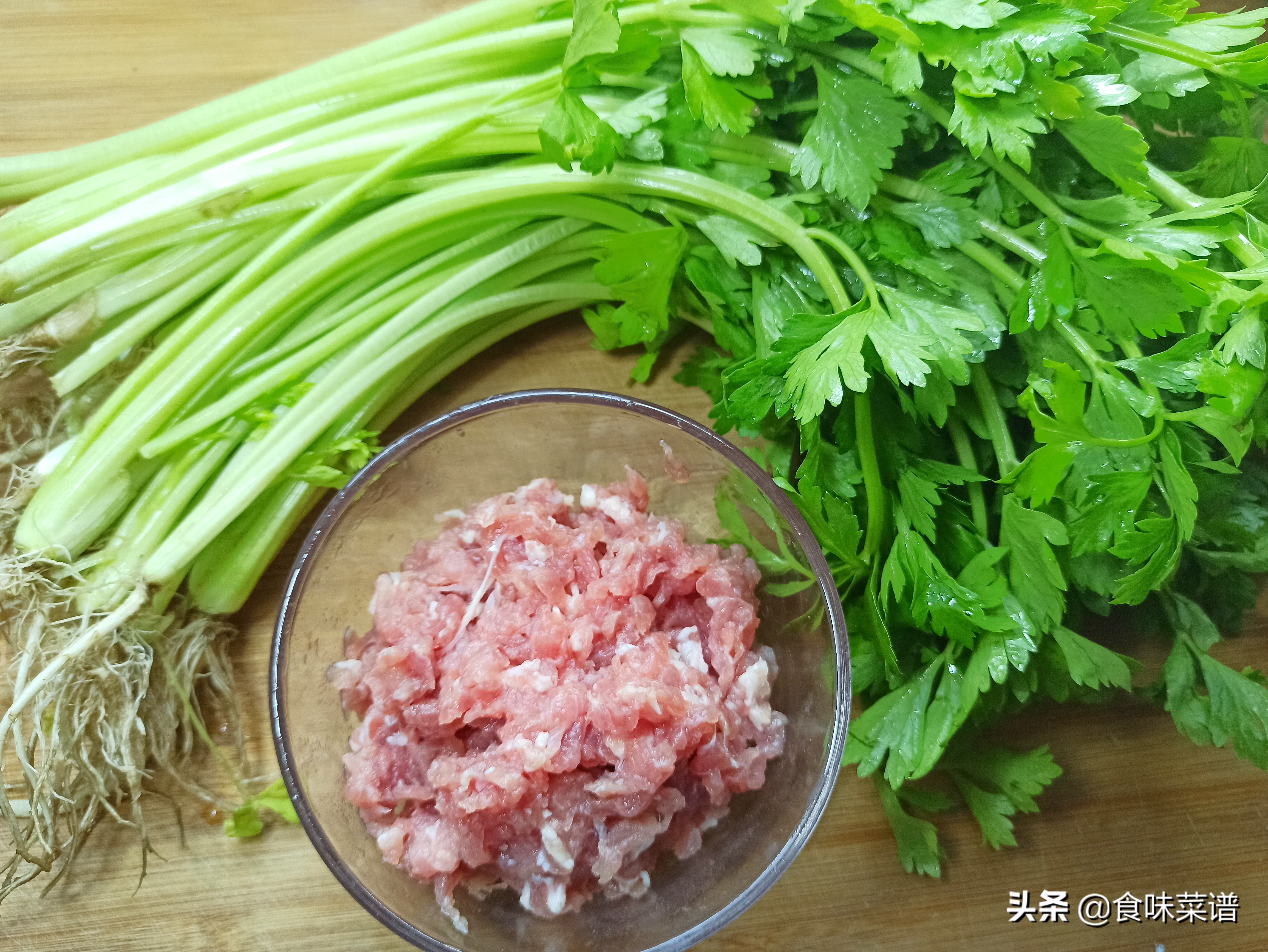 头伏到吃饺子，分享8种饺子馅的调法，有荤有素，鲜嫩营养又多汁