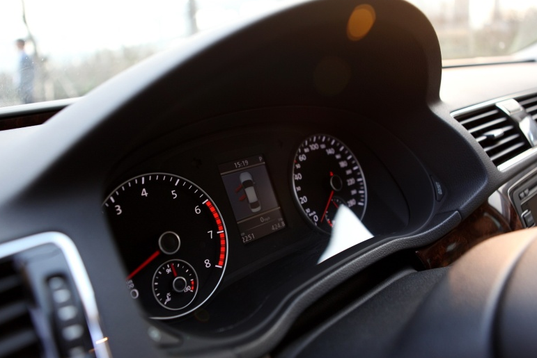 帕萨特3.0 V6内饰感受下，比新款沉稳耐看