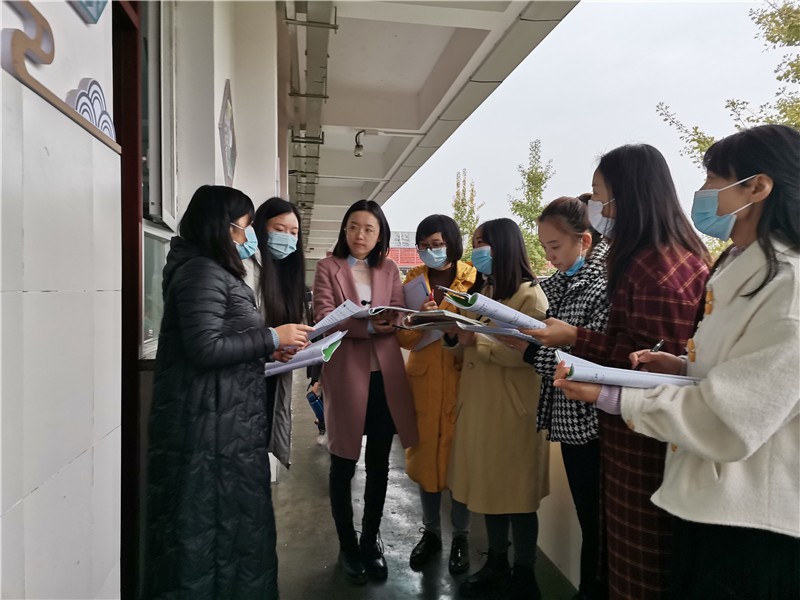 精心组织提效率 交流研讨话落实——彭镇小学开展听评课研讨活动