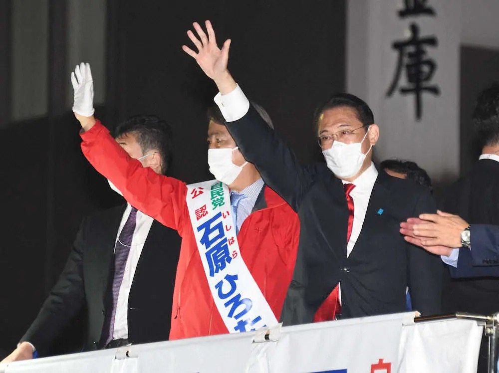 上任一个月就连任成功！日本首相岸田文雄却笑不起来：包机竞选难打动人心，号称“对华一步都不退让”