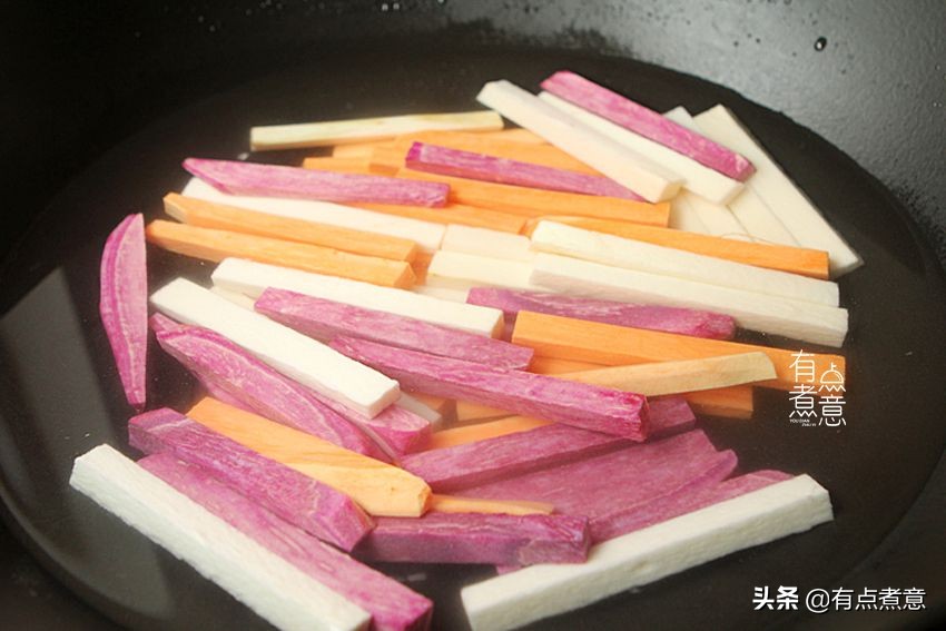 想吃薯条怕热量高？教你不用油炸的方法，外酥内软，不上火更健康