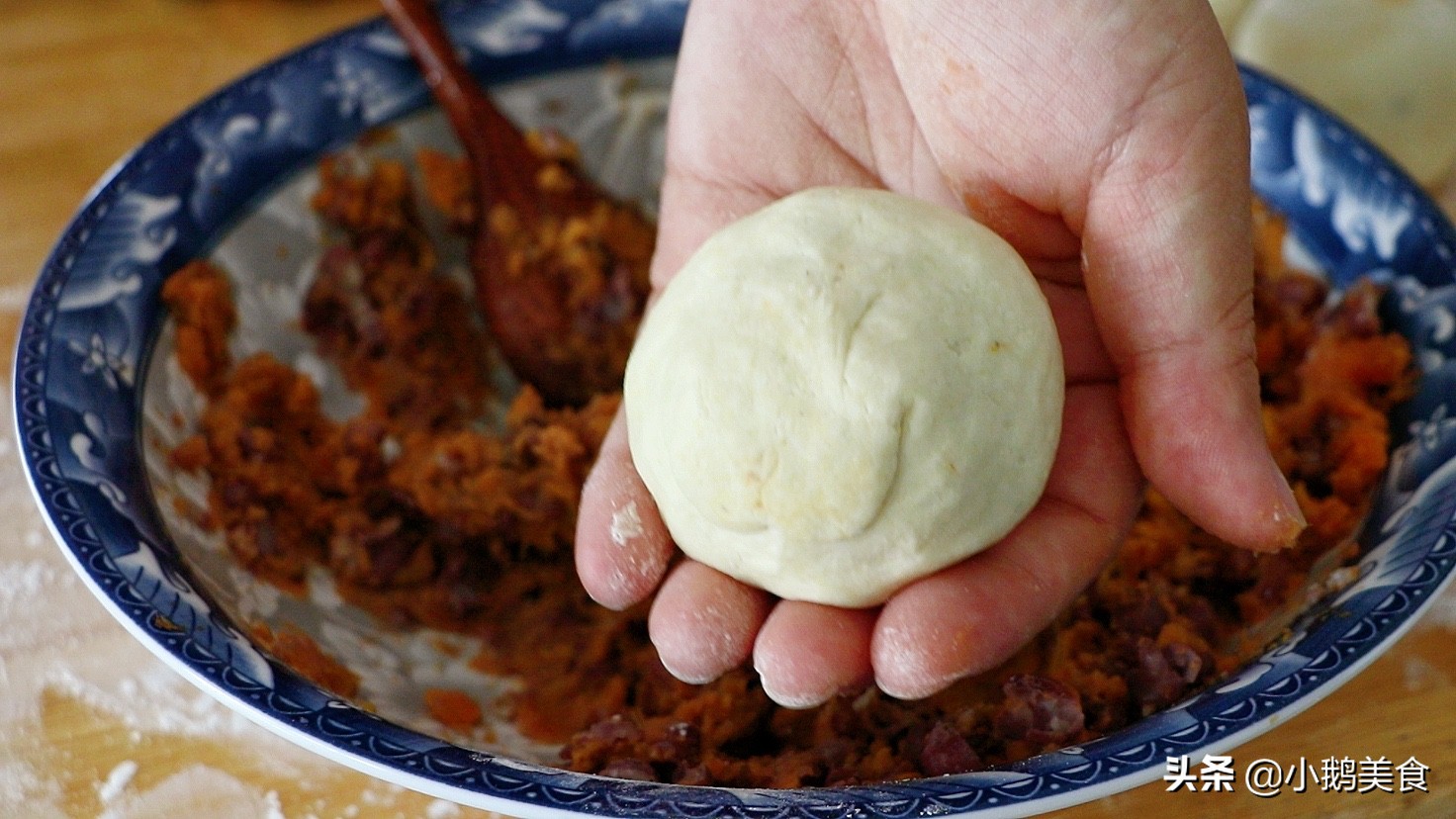 红豆加红薯这样做，实在太好吃了，孩子3天2头点名做，上桌就扫光