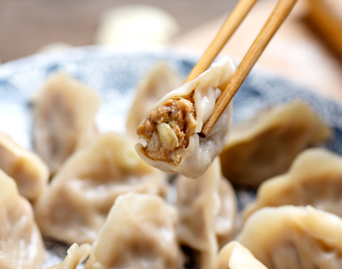 自制酸汤水饺：轻松调出开胃酸汤，不用外购也能吃上！