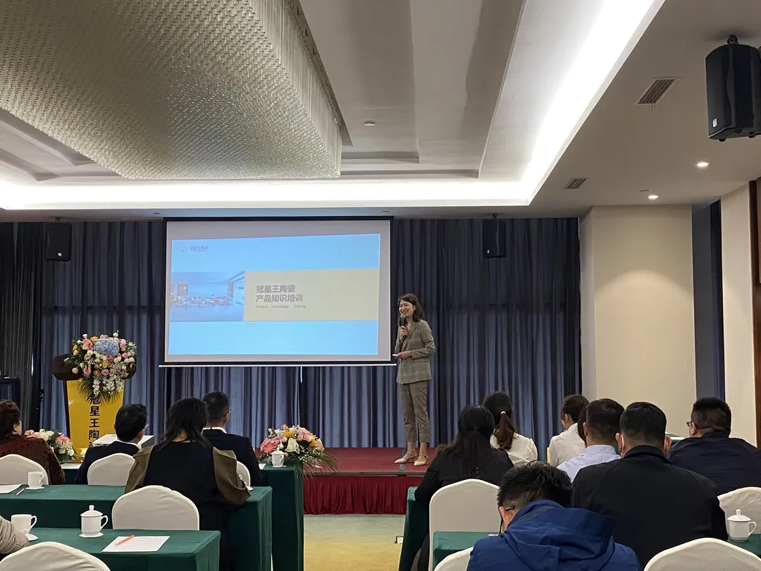 冠星王陶瓷南京中心仓授牌仪式圆满完成 冠星王陶瓷南京中心仓授牌仪式圆满完成