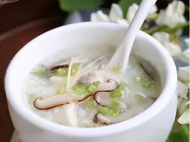 想要奶水足又有营养，主要得靠“吃”，附产后1~4周食谱