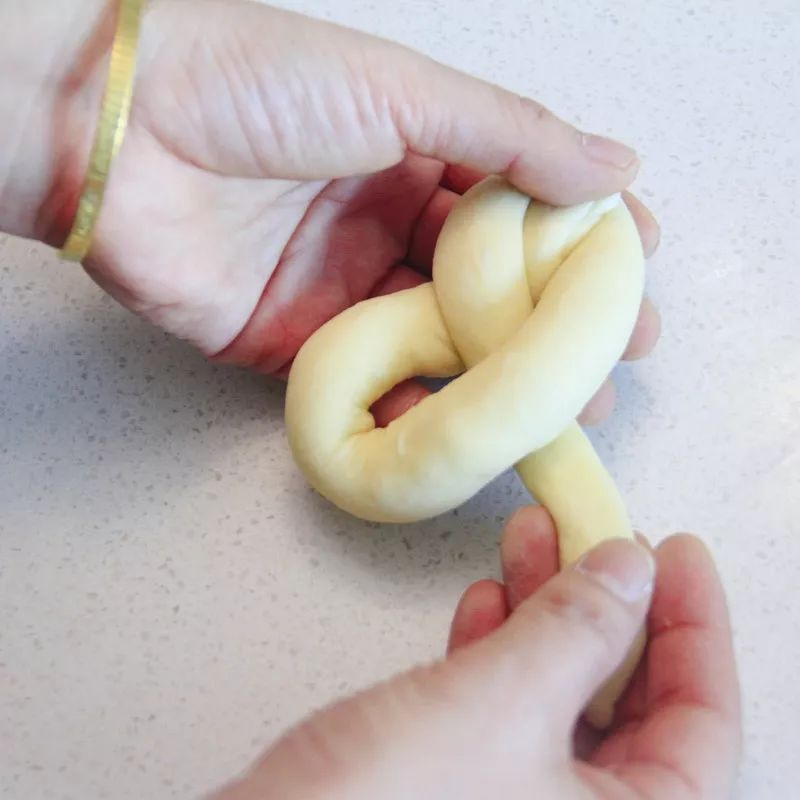 牛奶辫子面包，让你记起童年给你扎过麻花辫的她（他）