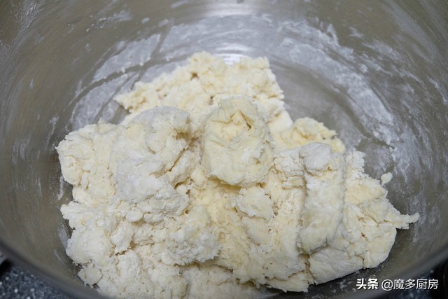 想吃面包不用买，这个面包做法太简单，一盘12个，香甜松软拉丝