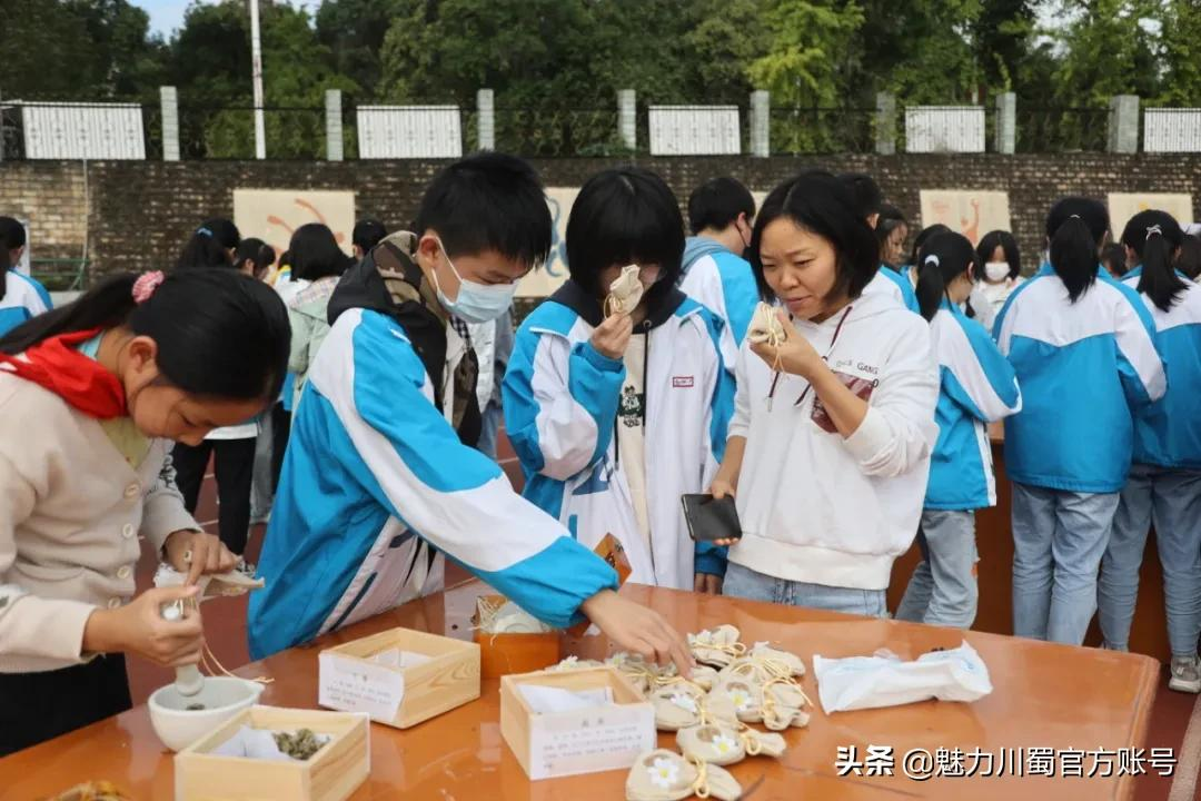 中医药文化进校：科学城一中弘扬传统文化，助力青少年健康成长