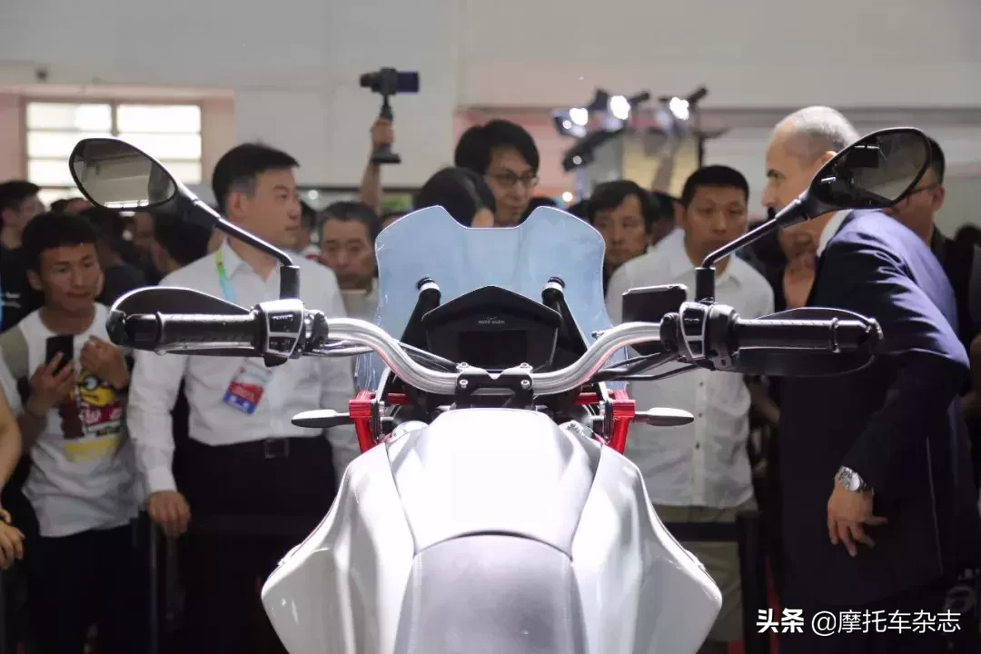 新款Vespa 300售价4.98万起，横置V缸ADV发布！