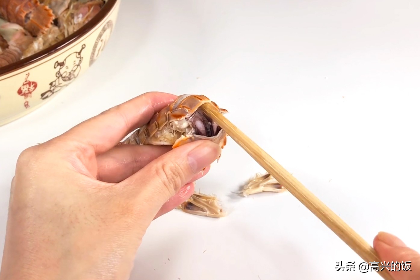 皮皮虾怎么剥？拿一根筷子一撕就完事！5秒快速剥皮（图解）