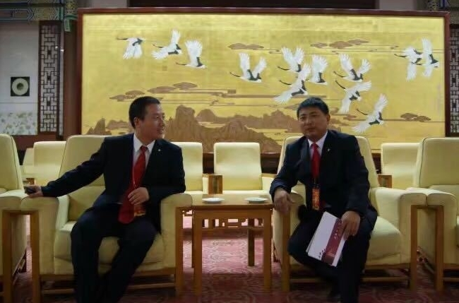 牛军生，峰青书画研究院秘书长