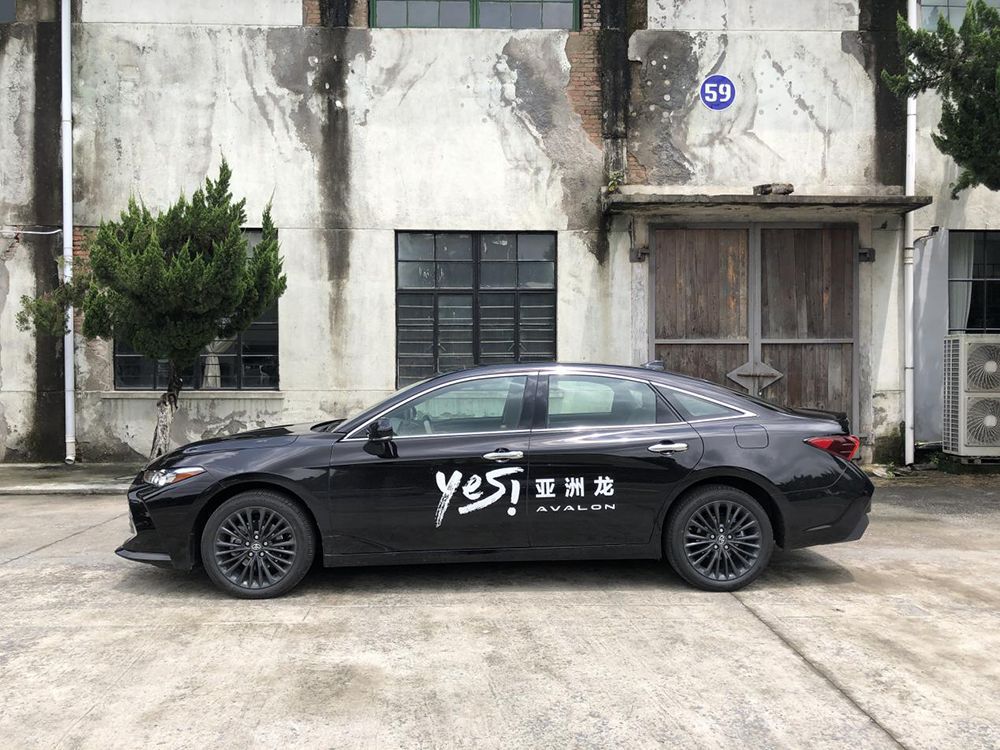 亚洲龙和凯美瑞怎么选？两车都开过，我更推荐亚洲龙
