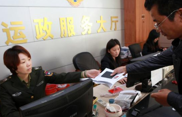 军队文职招聘遇冷：岗位吸引力不足引发关注