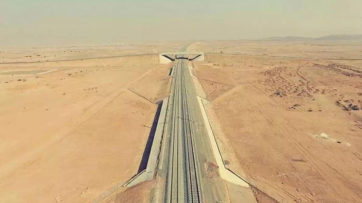 沙特600亿美元请中国帮忙！沙漠上建造高铁，需要克服哪些困难？