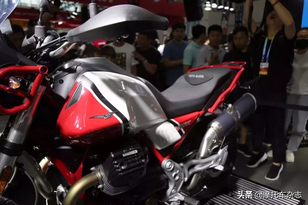 新款Vespa 300售价4.98万起，横置V缸ADV发布！