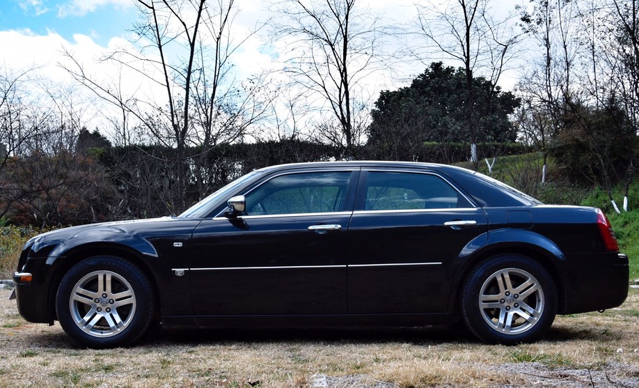 复古、肌肉、典雅——克莱斯勒300C