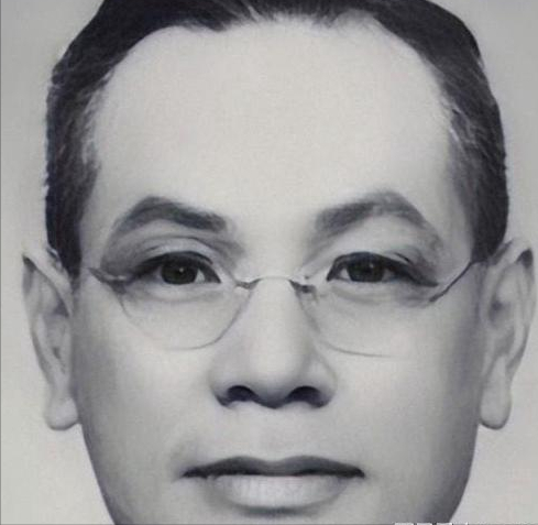 在中共特工陈养山的影响下,鲍君甫决定出任中共的双面间谍.