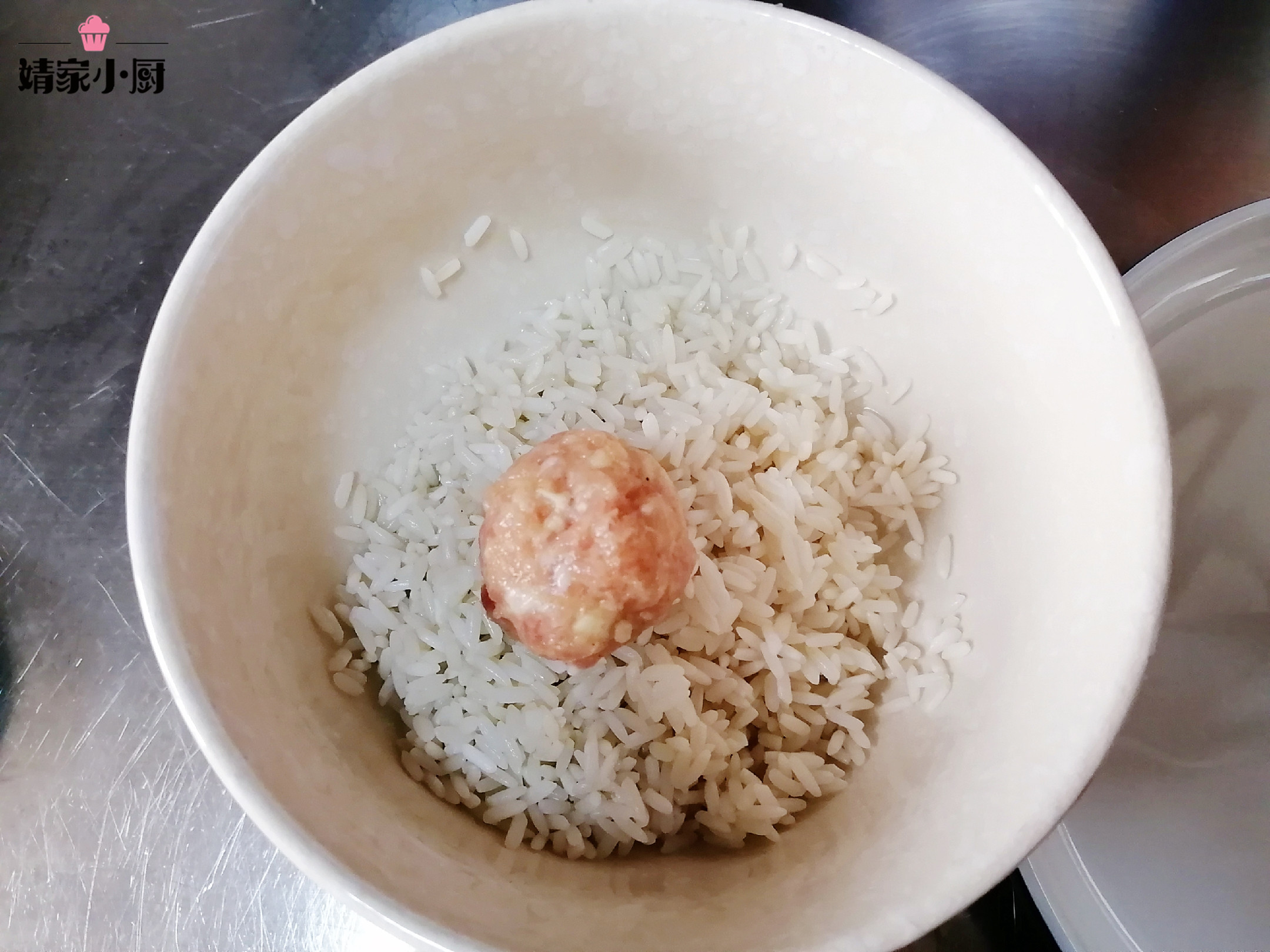 软糯飘香的“糯米肉丸”简单又美味，一口一个吃不够