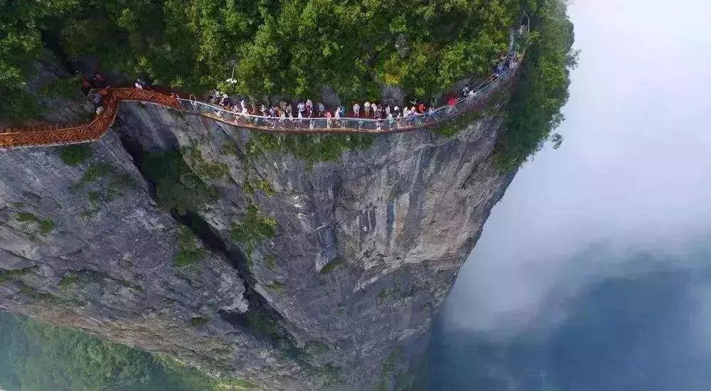长沙到凤凰古城旅游攻略自由行(长沙张家界凤凰古城自由行攻略)