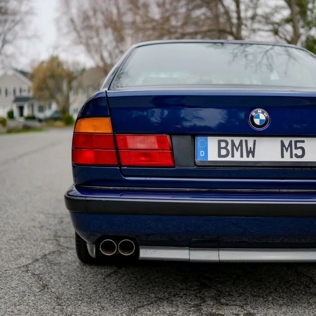 最值得收藏BMW车型之一，E34 M5依旧精神十足