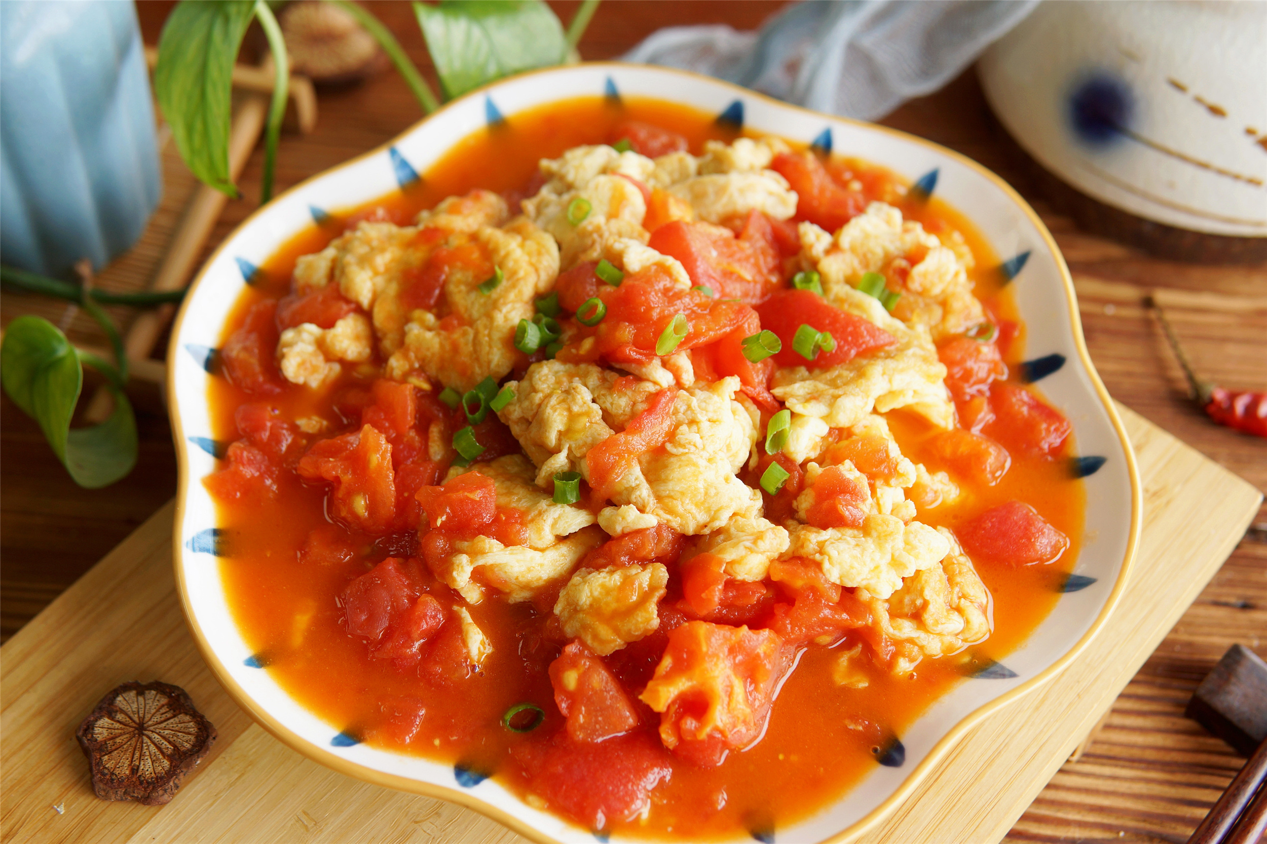 難怪飯店的西紅柿炒雞蛋好吃，多加了2味料，香味一下子濃郁起來