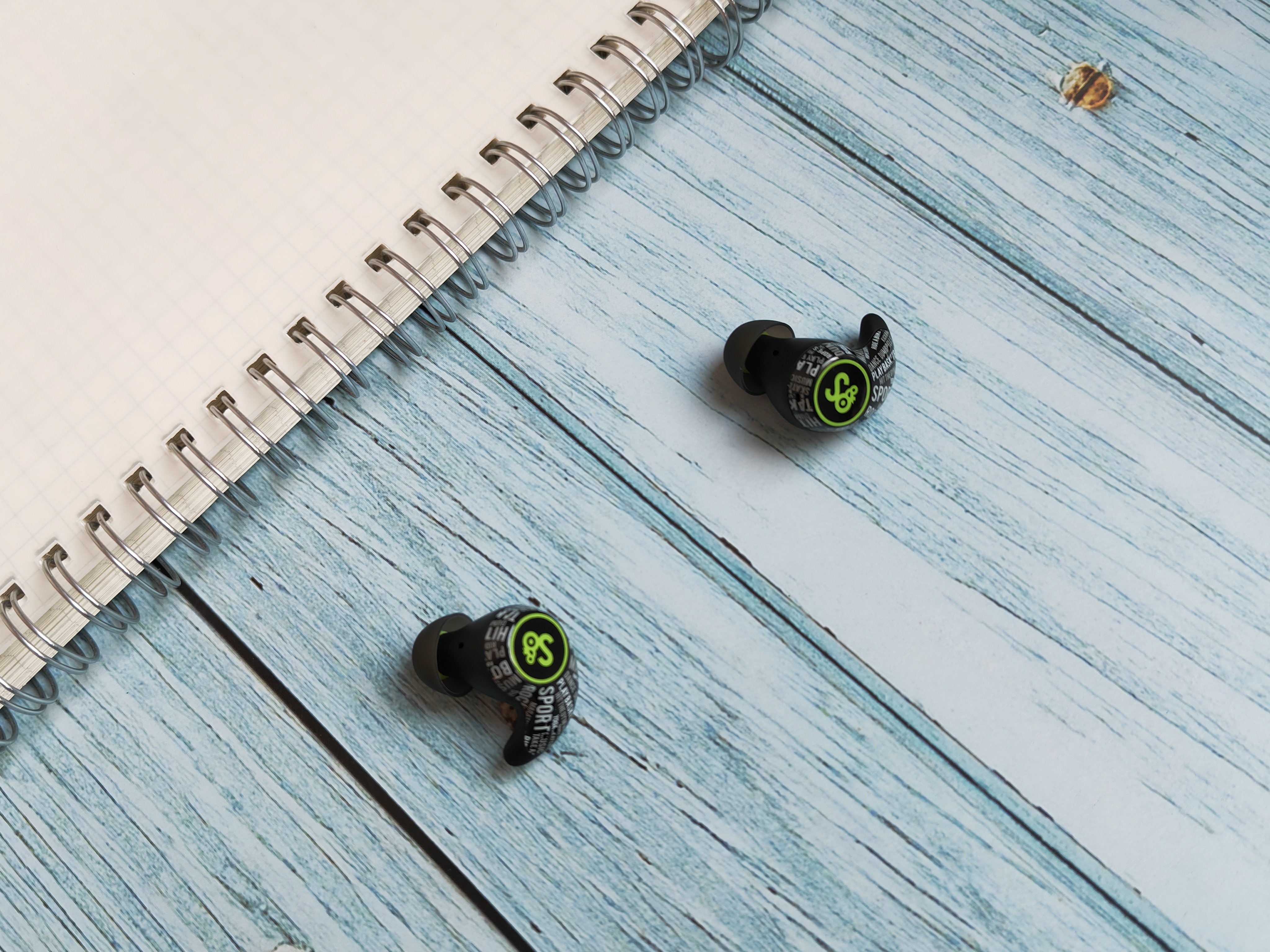 辨识度这么高，还有睡眠降噪功能，魔浪S蓝牙耳机不走寻常路