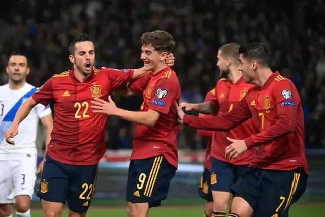 世预赛最新积分榜：葡萄牙爆冷仍登顶，西班牙重回榜首，5队造惨