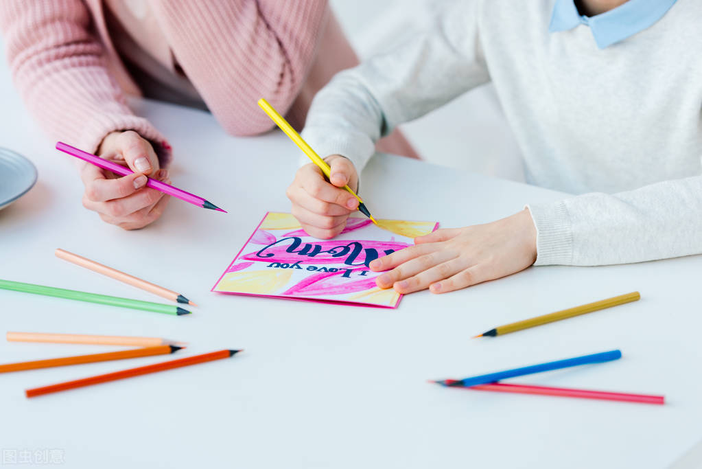 相爱相杀的星座配对，明明深深相爱，却总是在互相伤害