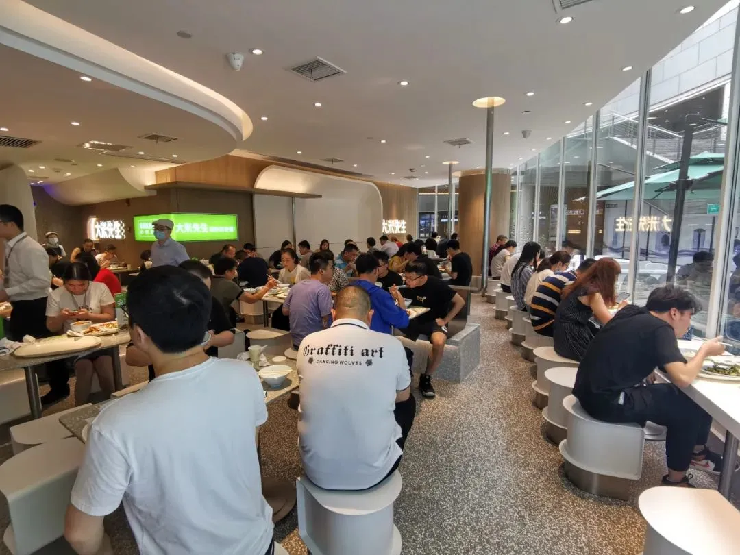 中式快餐直营门店全国第一,大米先生如何实现现炒优势?