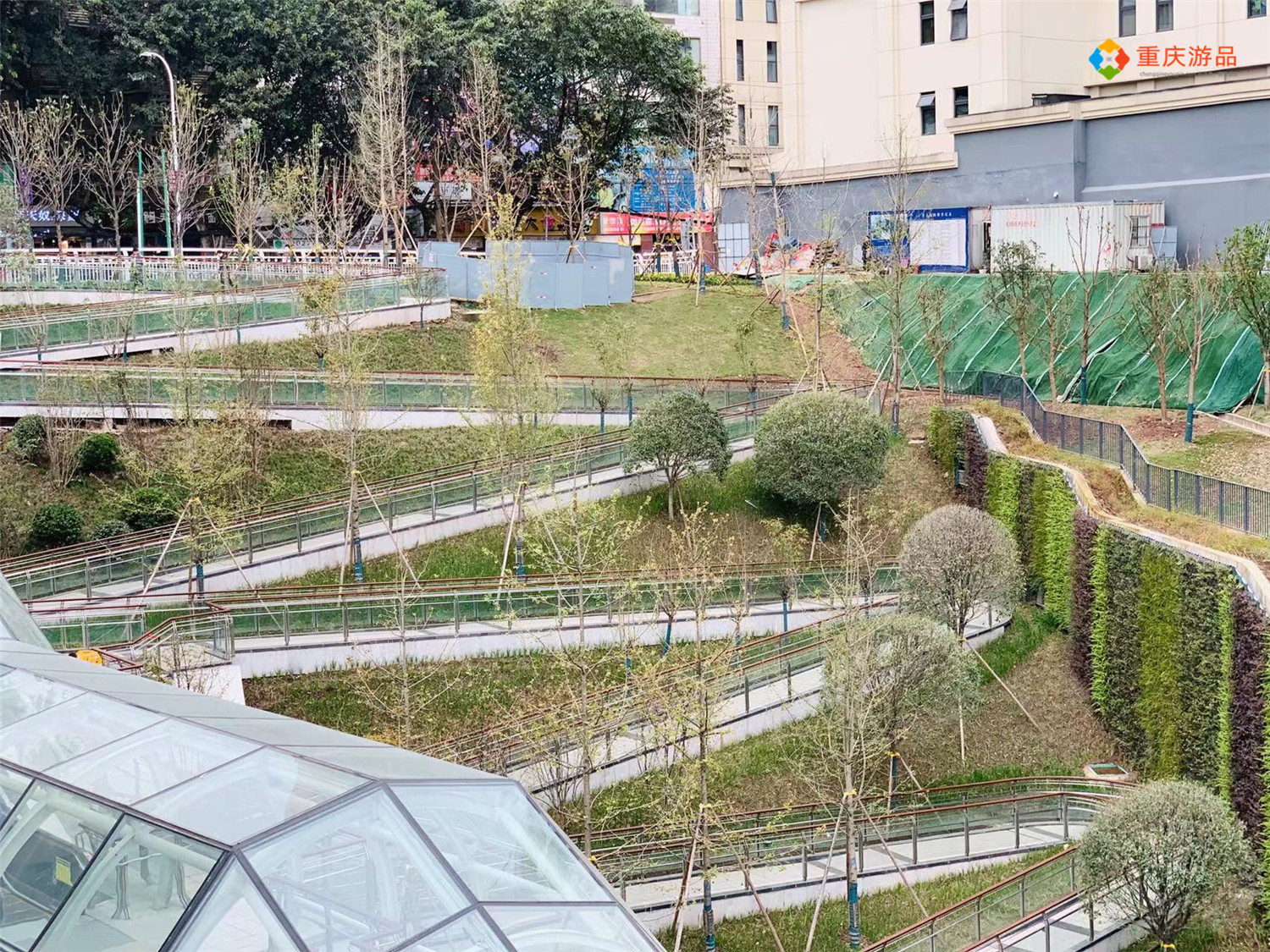 重庆又火了！300米观景步道却有19道拐，网友：不愧是山城