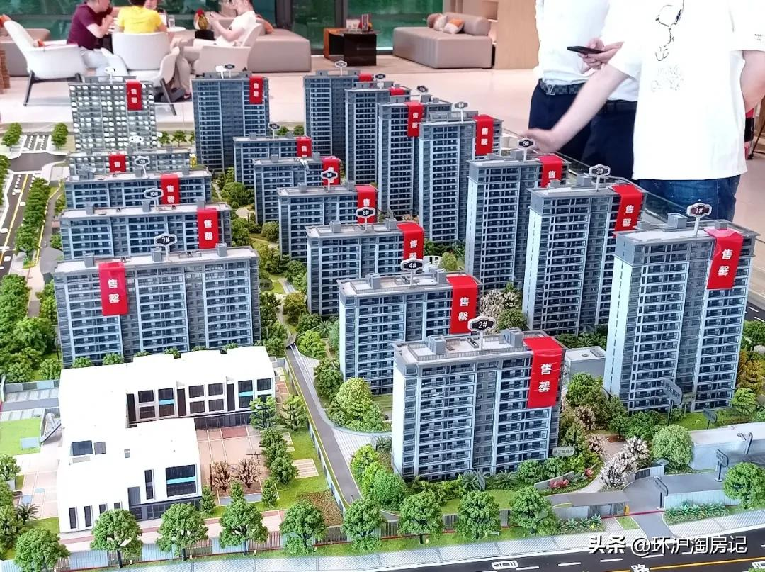 一房绑两车位，全城还抢不到！嘉兴楼市闹房荒的背后