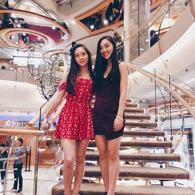 李连杰四个漂亮女儿,人生云泥之别,前妻孤苦流落异国,带女改嫁