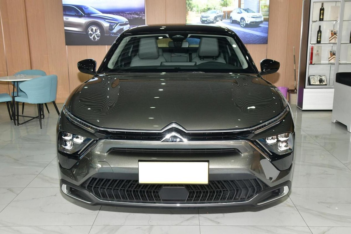 良心的合资车，可变悬架+8AT，颜值高，带你看14万多的凡尔赛C5 X