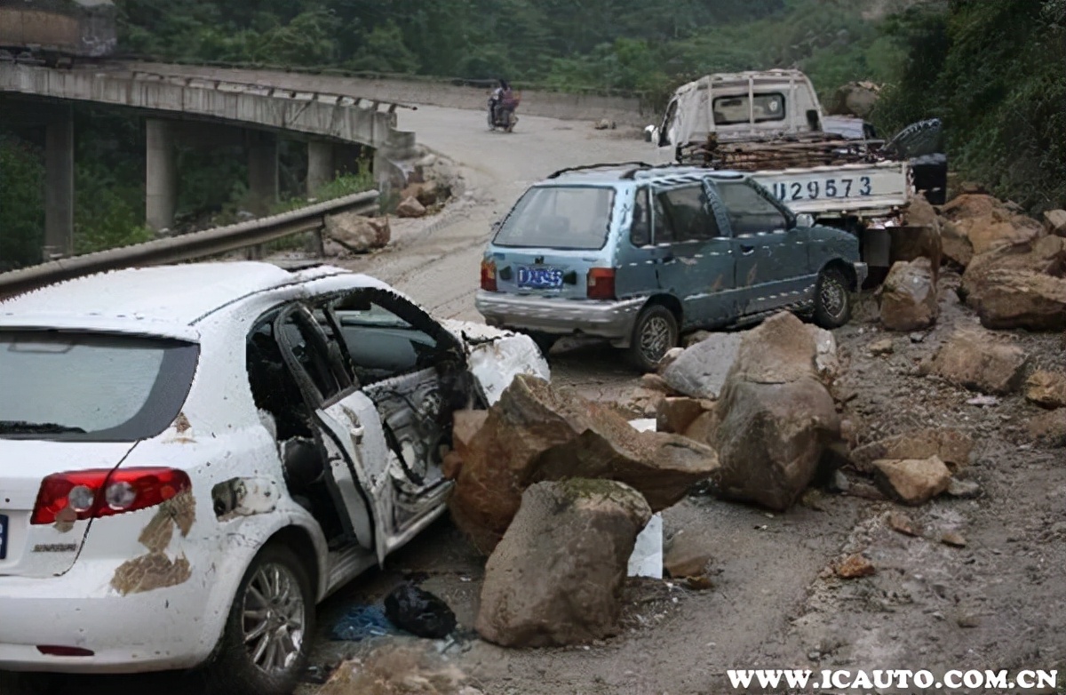 「保费价格」10万的车车险多少钱（车10万保费多少）