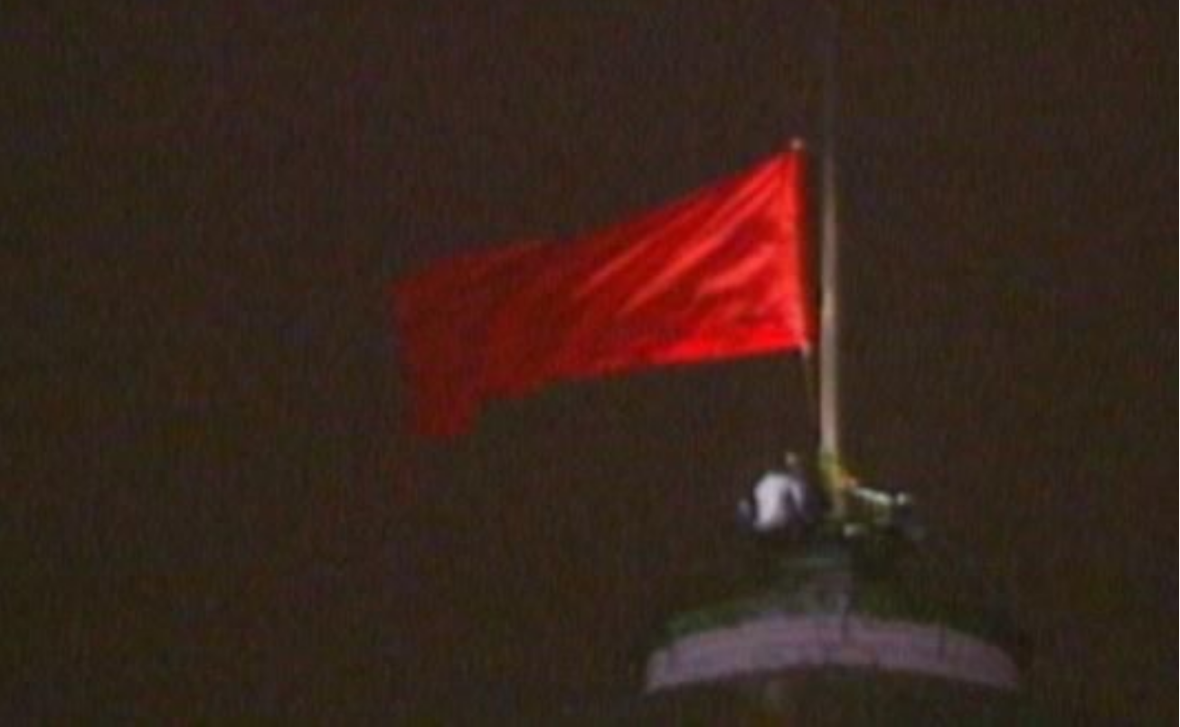 1991年苏联解体后，中国看上去危机四伏，我国是如何挺过来的？