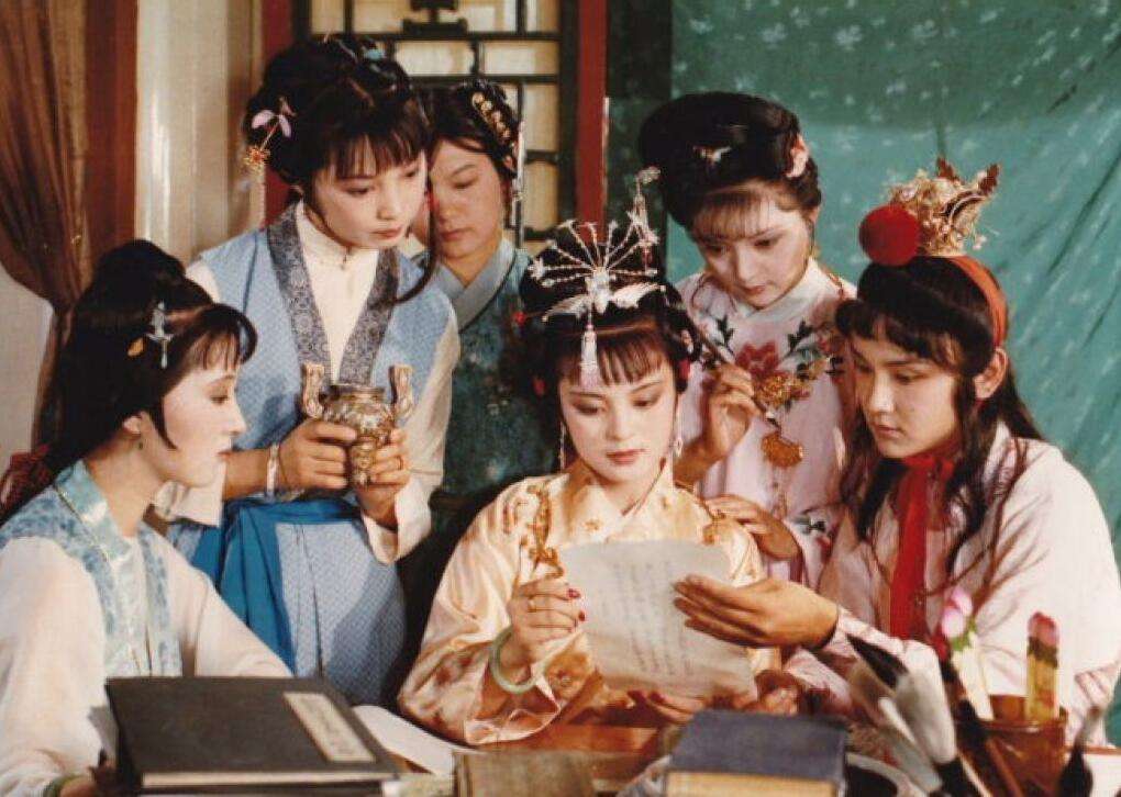 读红楼┃红麝串戴在一人手臂，细思极恐