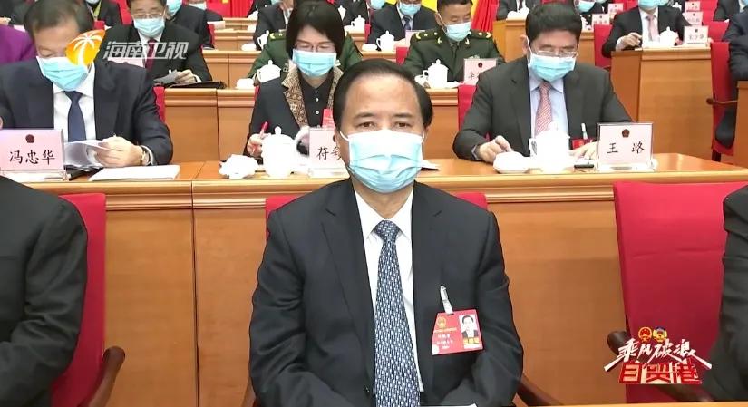 卸任的省委书记们，重回省里参加了重要会议