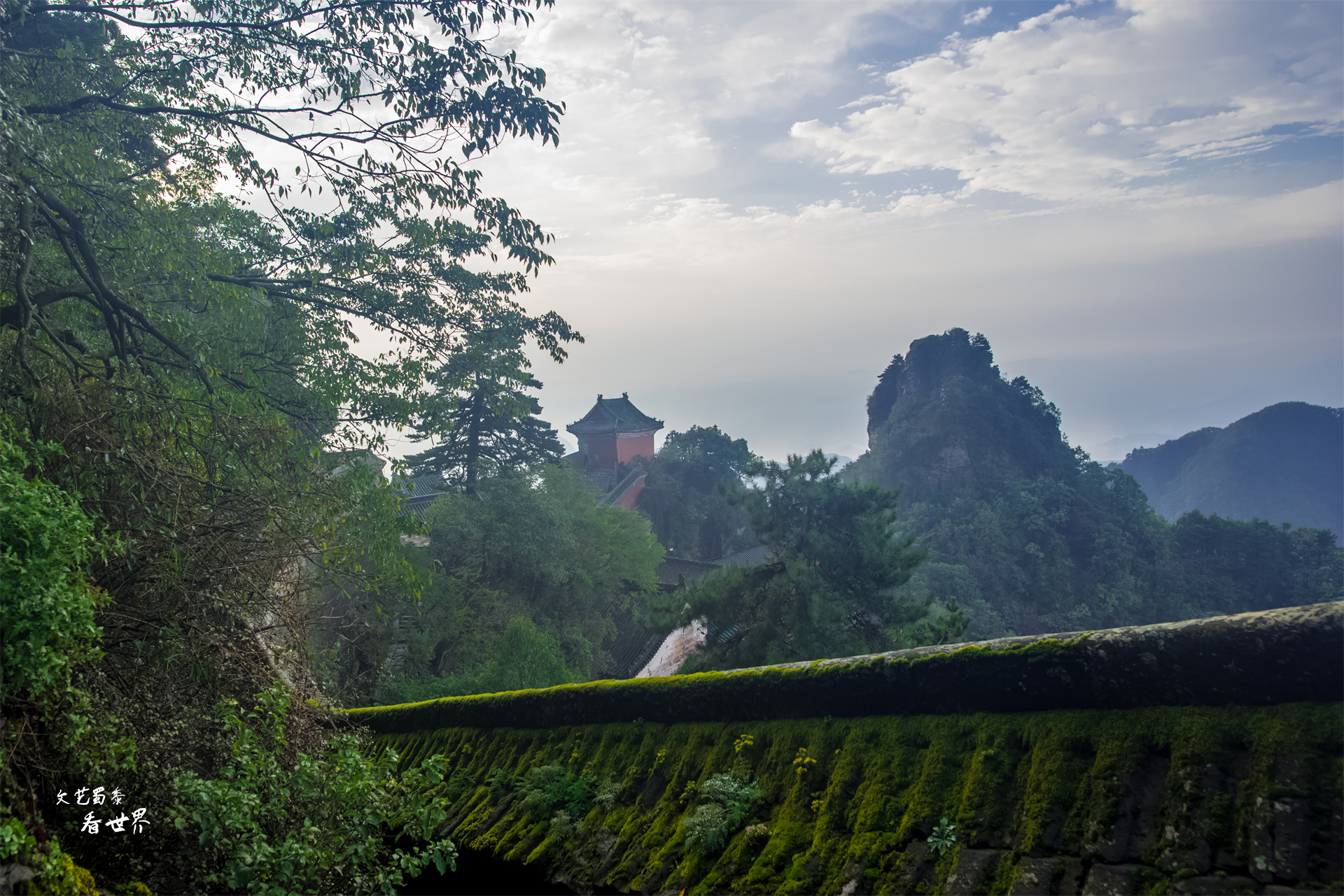 中国有许多名山大川，除了三山五岳，这6座山一生必去