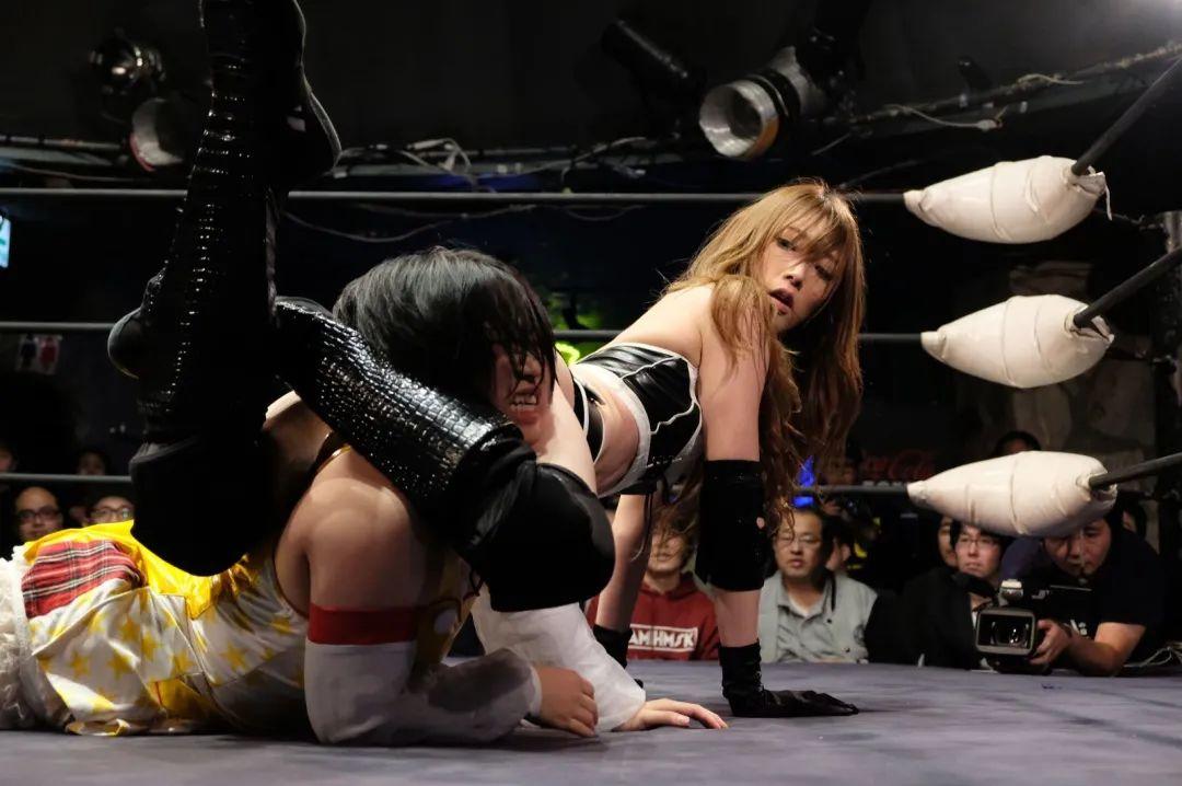 日本美少女摔角手赤井沙希，这赛场风姿，真是难顶啊！_图片 No.6