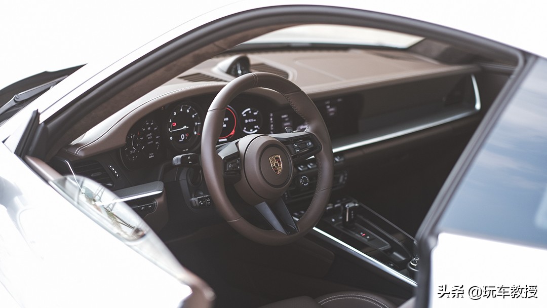 一生想买的车保时捷911和路特斯Evora，两个极端但都好想要