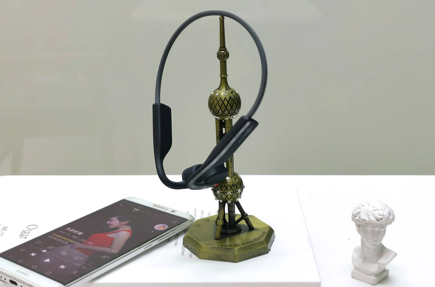 不漏音，才是真正的骨传导