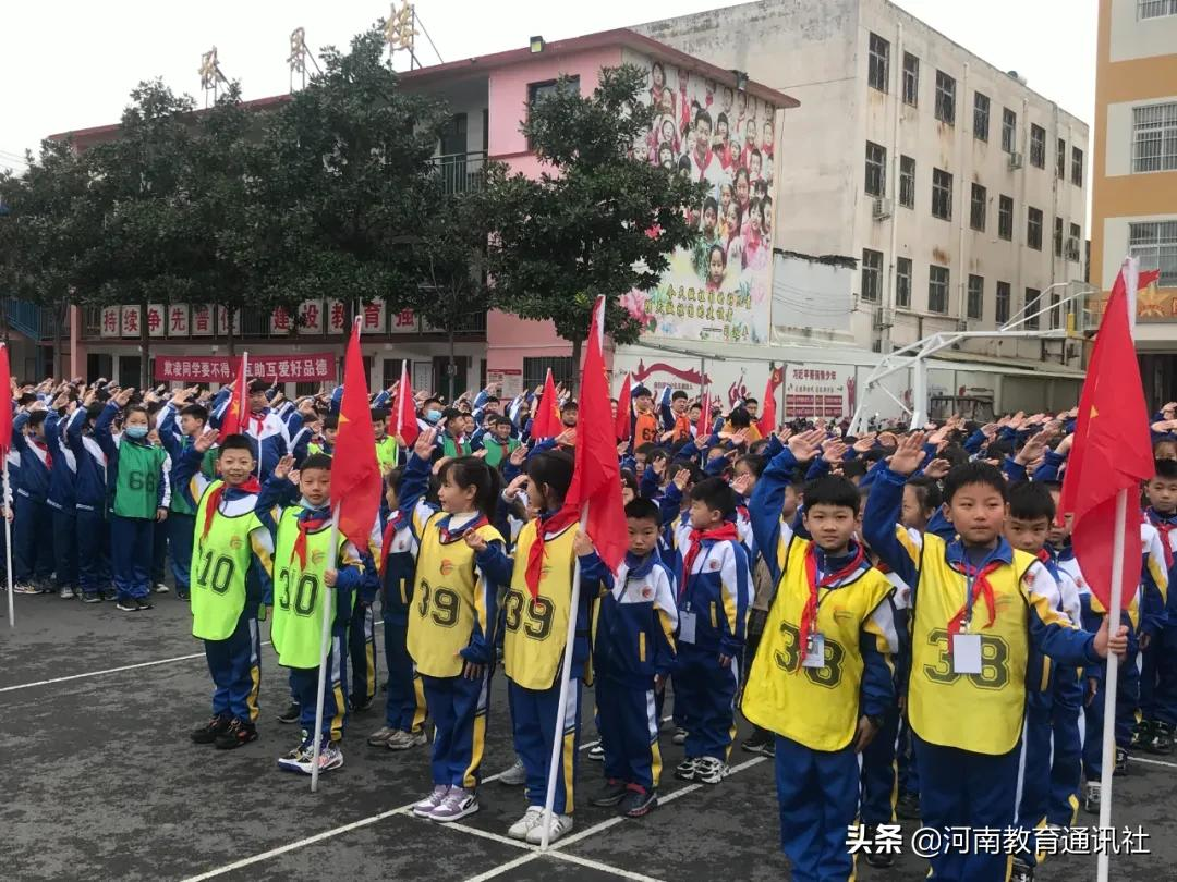 沁阳市第一小学举行新队员入队仪式活动(图3)