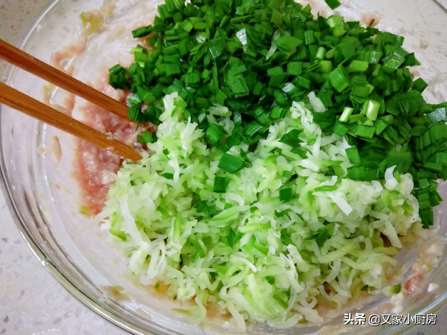 萝卜馅饺子好吃，调馅是关键，分享我家秘制调馅法，出锅鲜美多汁